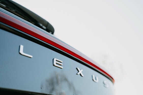 Toyotu a Lexus si loni objednalo rekordních 21 300 zákazníků